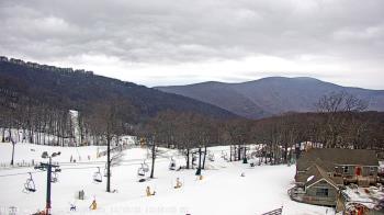 Weather camera view of Wintergreen Mtn. at 3600 ft. elev..