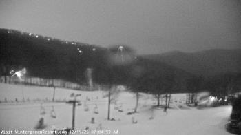 Weather camera view of Wintergreen Mtn. at 3600 ft. elev..