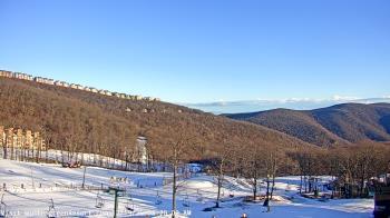Weather camera view of Wintergreen Mtn. at 3600 ft. elev..