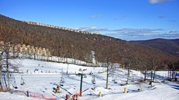 Weather camera view of Wintergreen Mtn. at 3600 ft. elev..