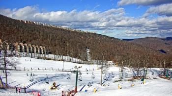 Weather camera view of Wintergreen Mtn. at 3600 ft. elev..