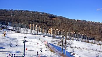 Weather camera view of Wintergreen Mtn. at 3600 ft. elev..