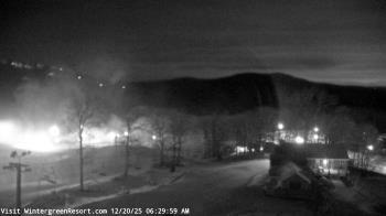 Weather camera view of Wintergreen Mtn. at 3600 ft. elev..