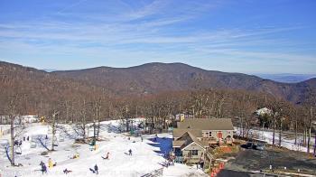 Weather camera view of Wintergreen Mtn. at 3600 ft. elev..