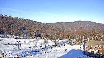 Weather camera view of Wintergreen Mtn. at 3600 ft. elev..