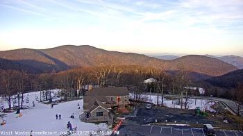 Weather camera view of Wintergreen Mtn. at 3600 ft. elev..