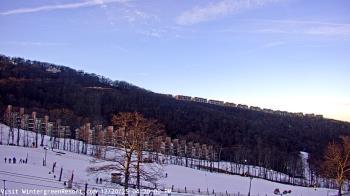 Weather camera view of Wintergreen Mtn. at 3600 ft. elev..