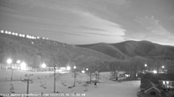 Weather camera view of Wintergreen Mtn. at 3600 ft. elev..