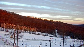 Weather camera view of Wintergreen Mtn. at 3600 ft. elev..
