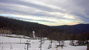Weather camera view of Wintergreen Mtn. at 3600 ft. elev..