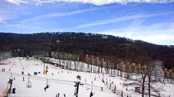 Weather camera view of Wintergreen Mtn. at 3600 ft. elev..