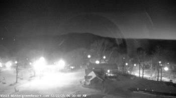 Weather camera view of Wintergreen Mtn. at 3600 ft. elev..