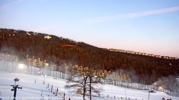 Weather camera view of Wintergreen Mtn. at 3600 ft. elev..