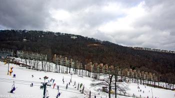 Weather camera view of Wintergreen Mtn. at 3600 ft. elev..