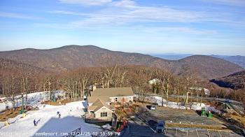 Weather camera view of Wintergreen Mtn. at 3600 ft. elev..