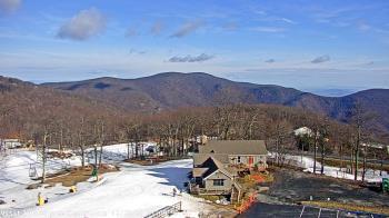 Weather camera view of Wintergreen Mtn. at 3600 ft. elev..