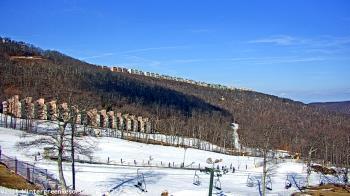 Weather camera view of Wintergreen Mtn. at 3600 ft. elev..