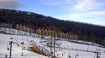 Weather camera view of Wintergreen Mtn. at 3600 ft. elev..