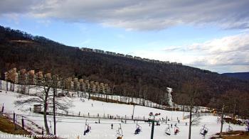 Weather camera view of Wintergreen Mtn. at 3600 ft. elev..