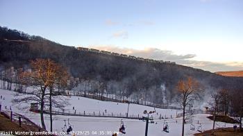 Weather camera view of Wintergreen Mtn. at 3600 ft. elev..