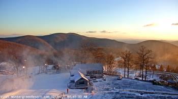Weather camera view of Wintergreen Mtn. at 3600 ft. elev..