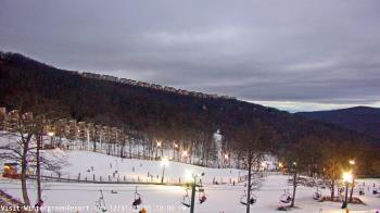 Weather camera view of Wintergreen Mtn. at 3600 ft. elev..