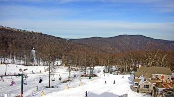 Weather camera view of Wintergreen Mtn. at 3600 ft. elev..