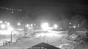 Weather camera view of Wintergreen Mtn. at 3600 ft. elev..