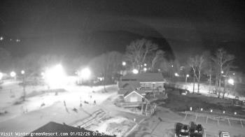 Weather camera view of Wintergreen Mtn. at 3600 ft. elev..