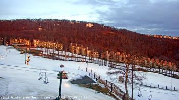 Weather camera view of Wintergreen Mtn. at 3600 ft. elev..