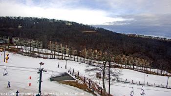 Weather camera view of Wintergreen Mtn. at 3600 ft. elev..