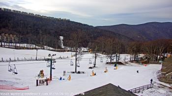 Weather camera view of Wintergreen Mtn. at 3600 ft. elev..