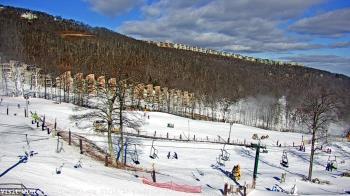 Weather camera view of Wintergreen Mtn. at 3600 ft. elev..