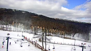 Weather camera view of Wintergreen Mtn. at 3600 ft. elev..