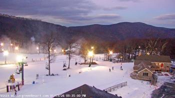 Weather camera view of Wintergreen Mtn. at 3600 ft. elev..