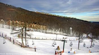Weather camera view of Wintergreen Mtn. at 3600 ft. elev..