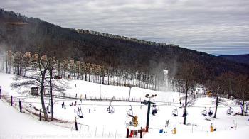 Weather camera view of Wintergreen Mtn. at 3600 ft. elev..