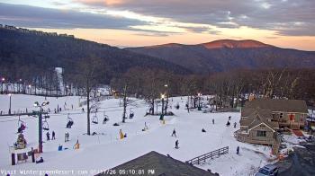 Weather camera view of Wintergreen Mtn. at 3600 ft. elev..