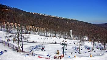 Weather camera view of Wintergreen Mtn. at 3600 ft. elev..