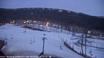 Weather camera view of Wintergreen Mtn. at 3600 ft. elev..