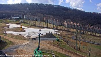 Weather camera view of Wintergreen Mtn. at 3600 ft. elev..