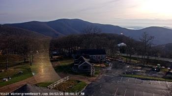 Weather camera view of Wintergreen Mtn. at 3600 ft. elev..