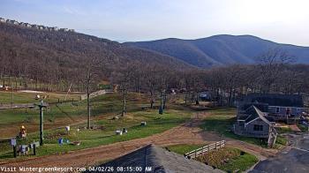 Weather camera view of Wintergreen Mtn. at 3600 ft. elev..