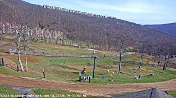 Weather camera view of Wintergreen Mtn. at 3600 ft. elev..