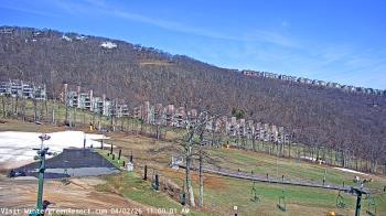 Weather camera view of Wintergreen Mtn. at 3600 ft. elev..