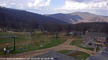 Weather camera view of Wintergreen Mtn. at 3600 ft. elev..