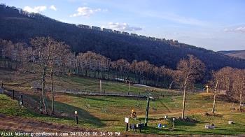 Weather camera view of Wintergreen Mtn. at 3600 ft. elev..