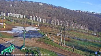 Weather camera view of Wintergreen Mtn. at 3600 ft. elev..
