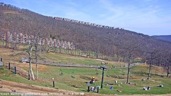 Weather camera view of Wintergreen Mtn. at 3600 ft. elev..