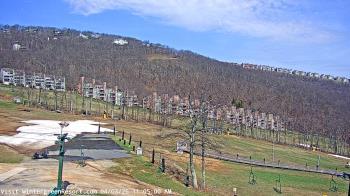 Weather camera view of Wintergreen Mtn. at 3600 ft. elev..
